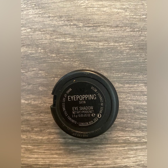 MAC Long Wearing 8 Hours Highly Pigmented Pressed Eyeshadow- Eyepopping /Satin - Picture 4 of 7